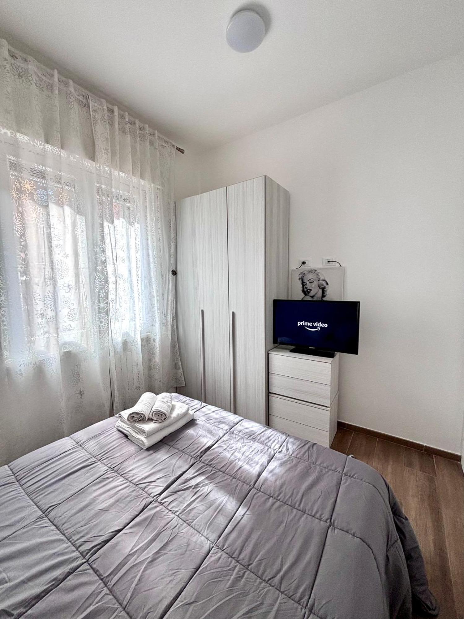 Bilocale In Bande Nere-metro Rossa Duomo Apartamento Milán